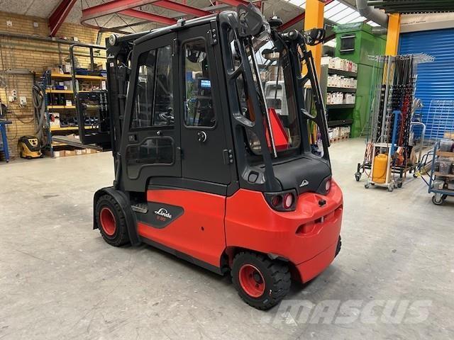 Linde E35L-01 Akumulátorové vozíky