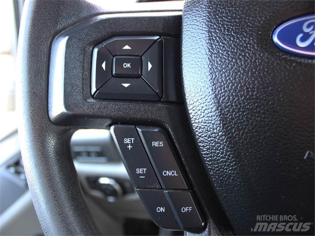 Ford F550 Hákový nosič kontajnerov