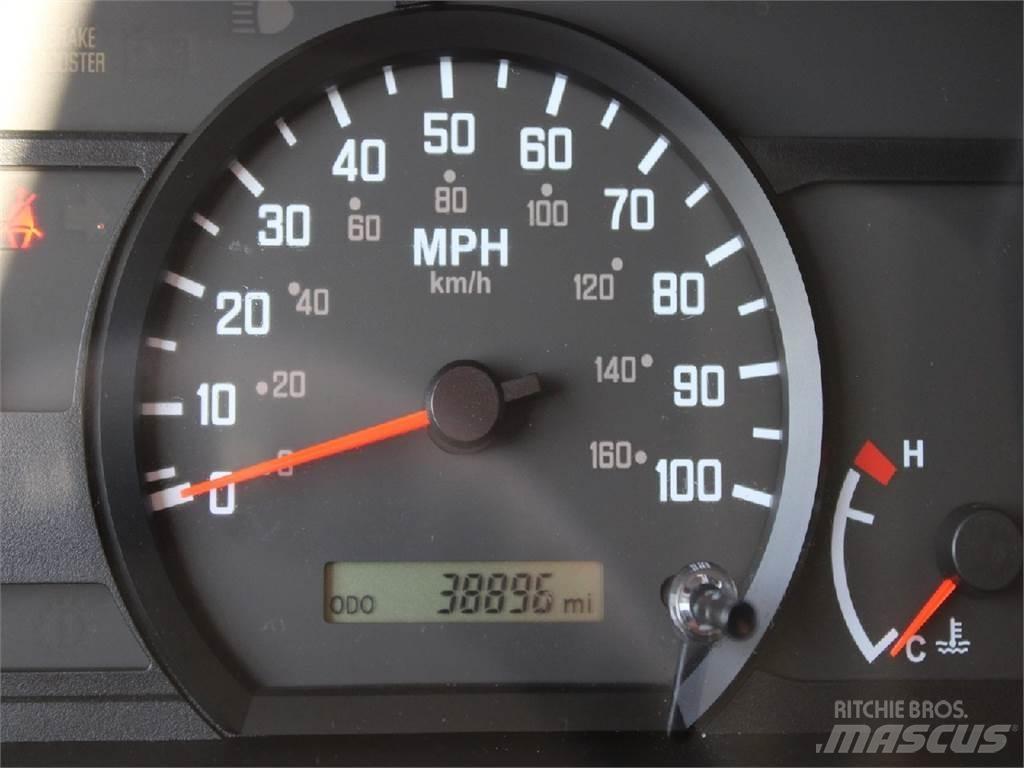 Isuzu NRR Skriňová nadstavba
