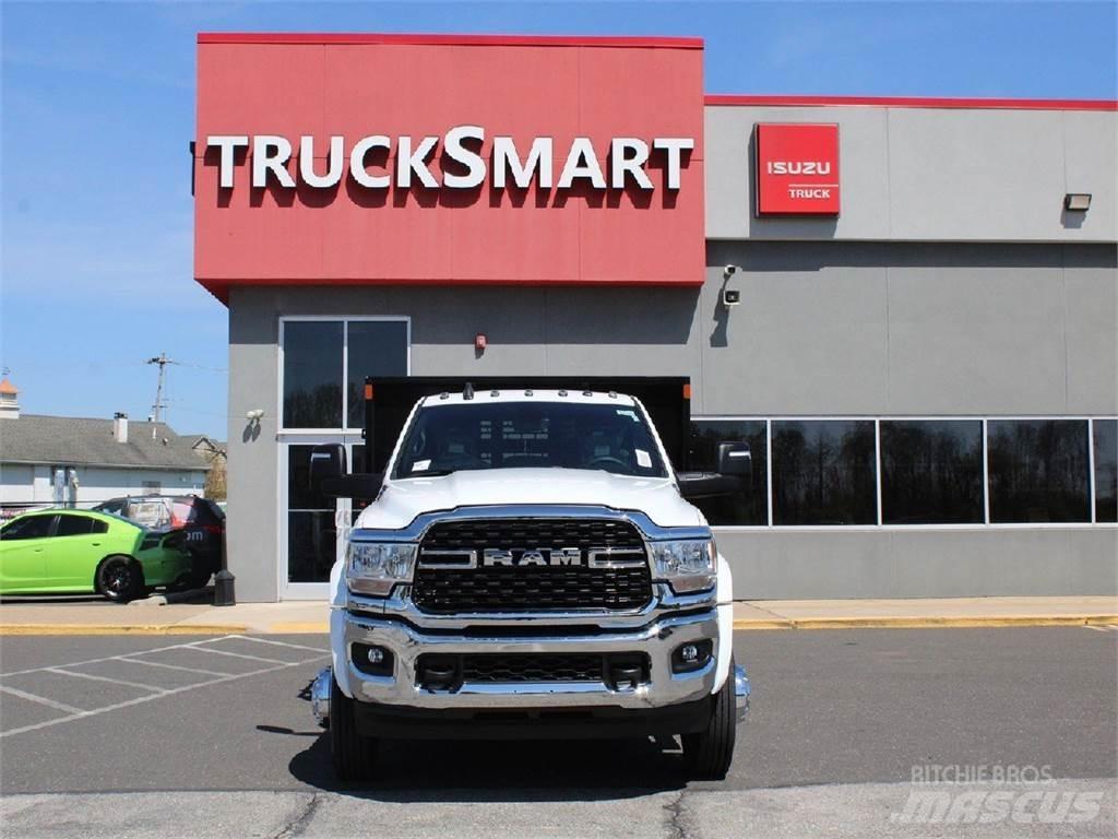 RAM 5500 Plošinové nákladné automobily/nákladné automobily so sklápacími bočnicami