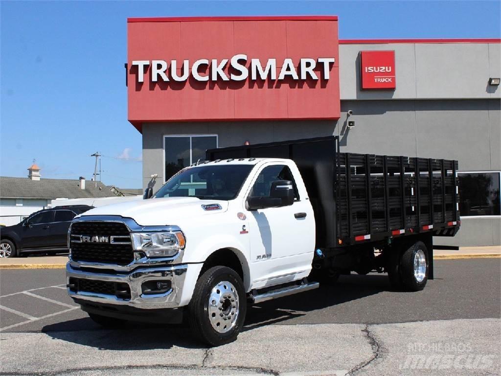 RAM 5500 Plošinové nákladné automobily/nákladné automobily so sklápacími bočnicami