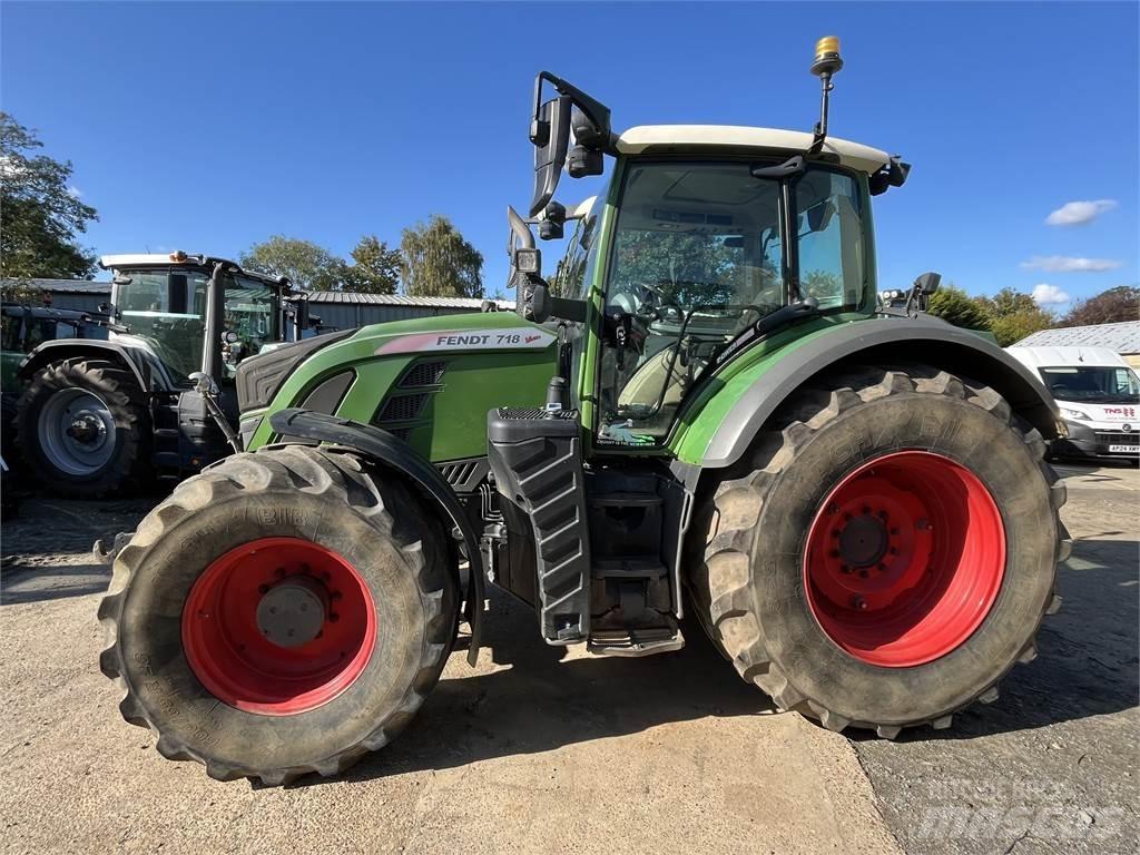 Fendt 718 Traktory