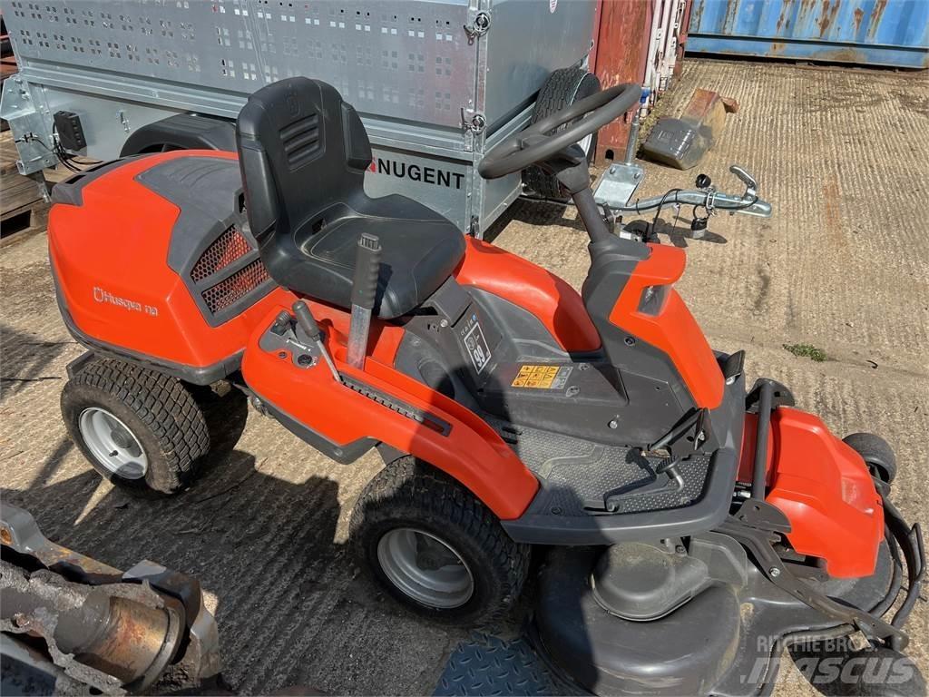 Husqvarna R216 Žacie stroje