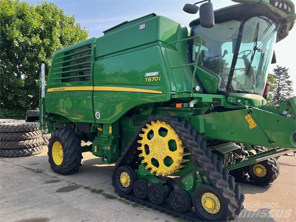John Deere T670I Kombinované zberacie stroje