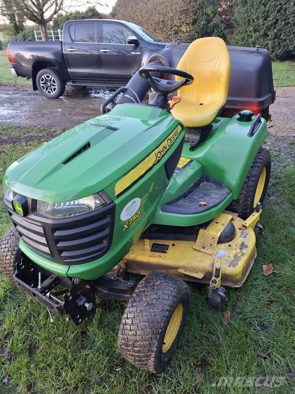 John Deere X750 Žacie stroje