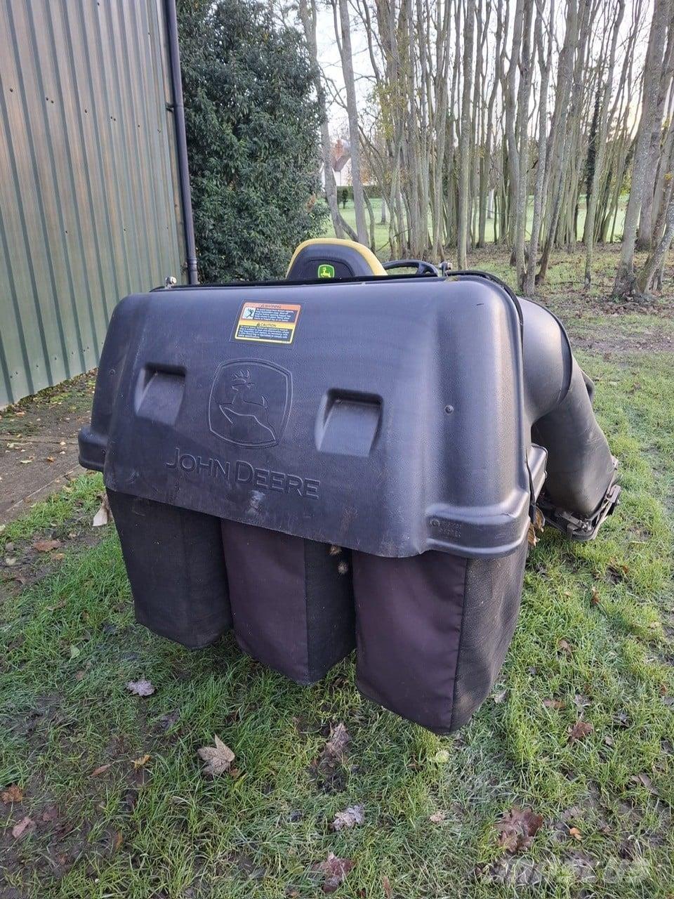 John Deere X750 Žacie stroje