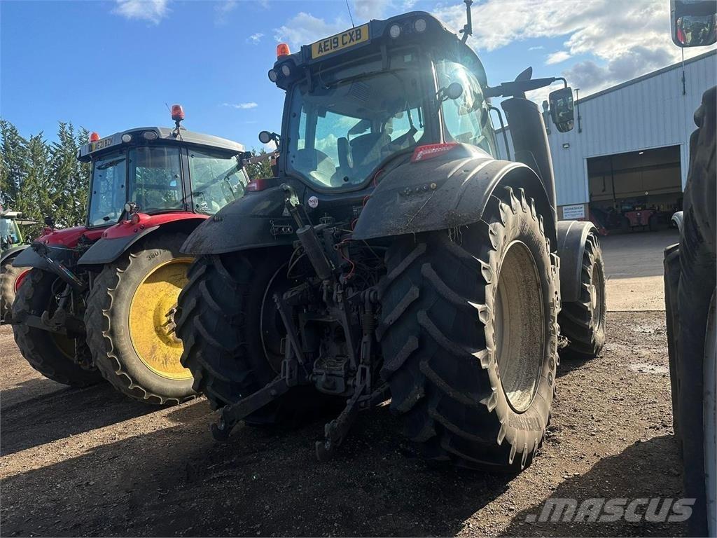 Valtra T234D Traktory
