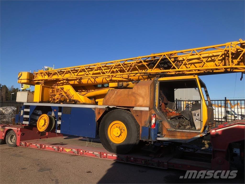 Liebherr LTM 1030-2 Univerzálne terénne žeriavy