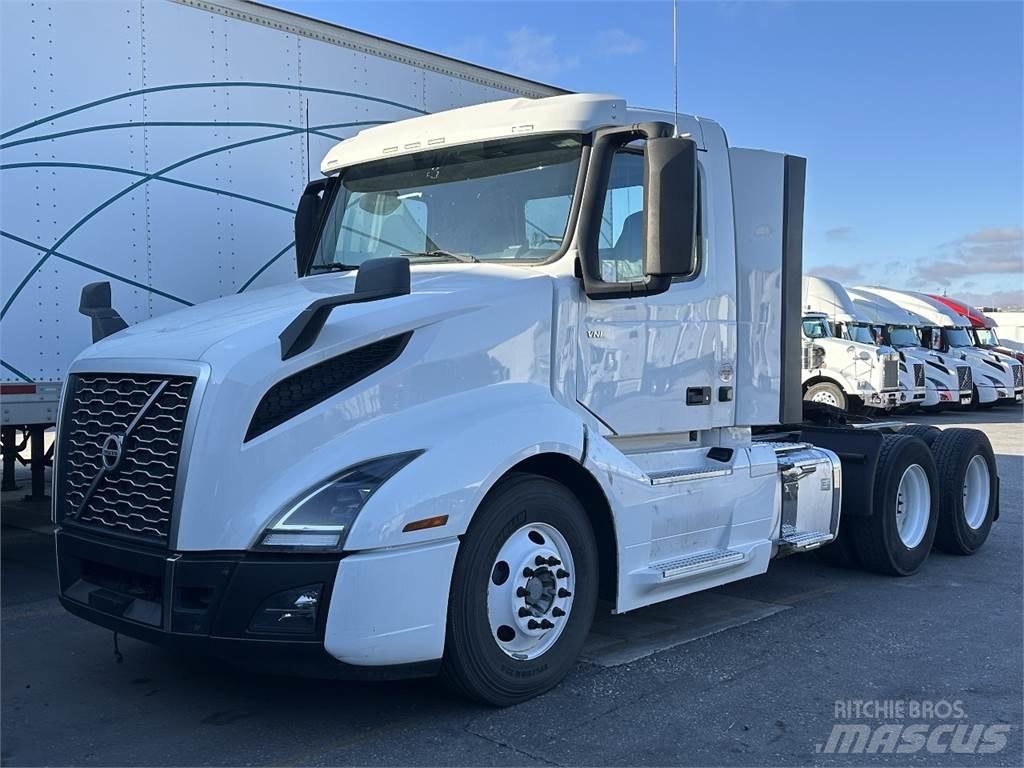 Volvo VNL300 Ťahače