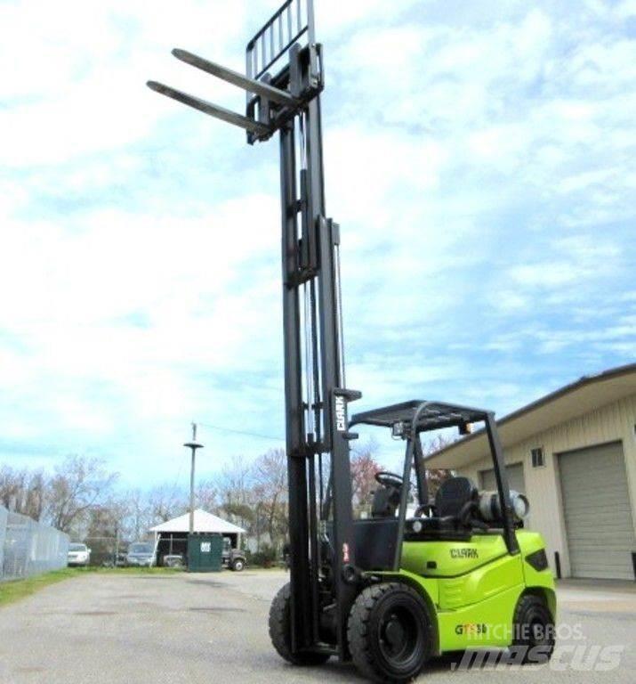 Clark GTS30L Stavebníctvo - ostatné