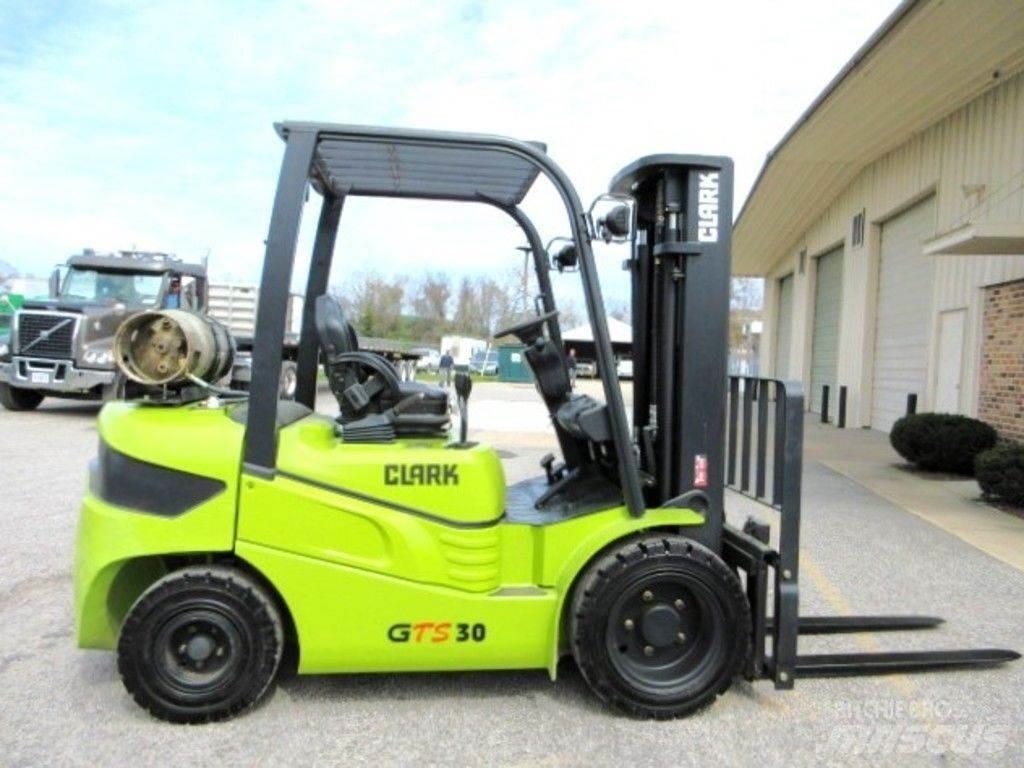 Clark GTS30L Stavebníctvo - ostatné