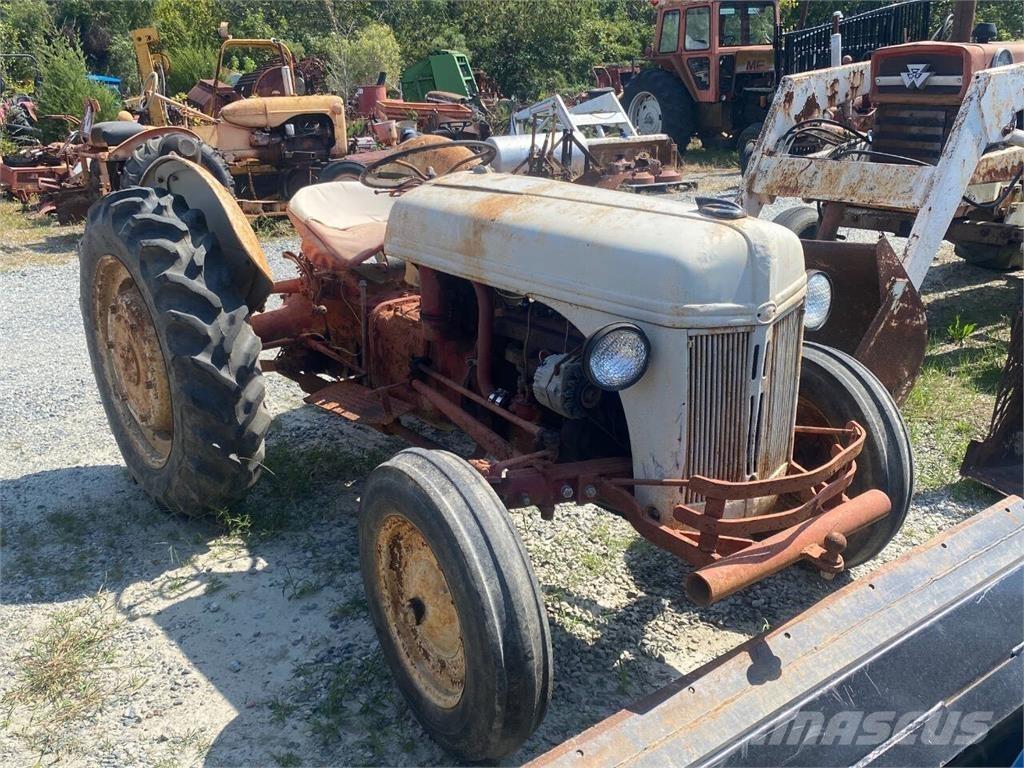Ford 8N Stavebníctvo - ostatné
