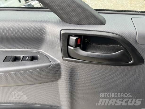 Isuzu NRR Stavebníctvo - ostatné