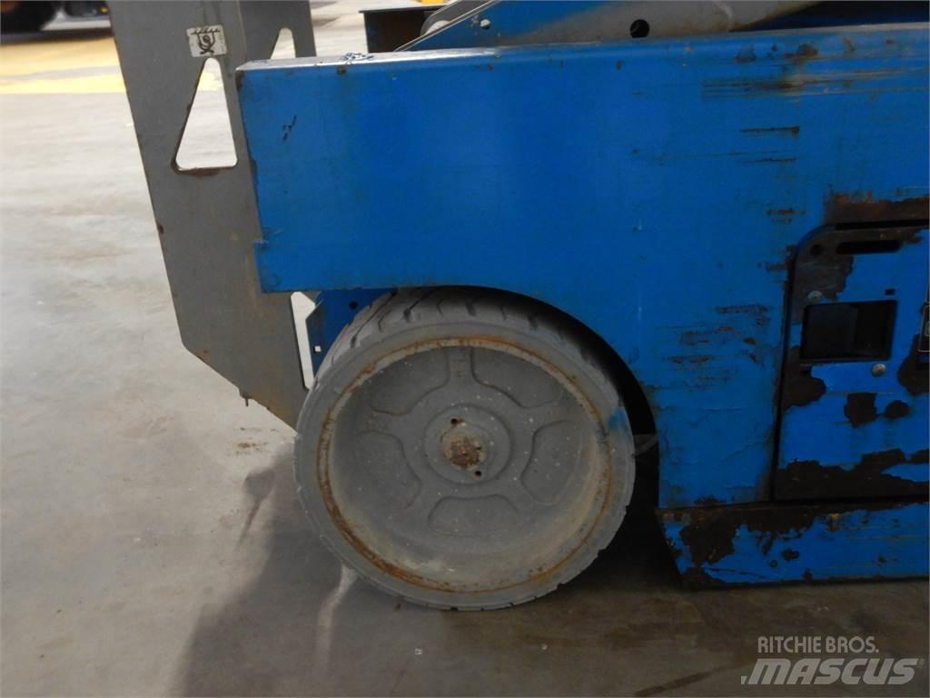 Genie GS2032 Nožnicové zdvíhacie plošiny
