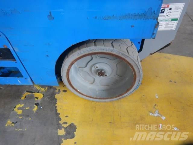 Genie GS2032 Nožnicové zdvíhacie plošiny