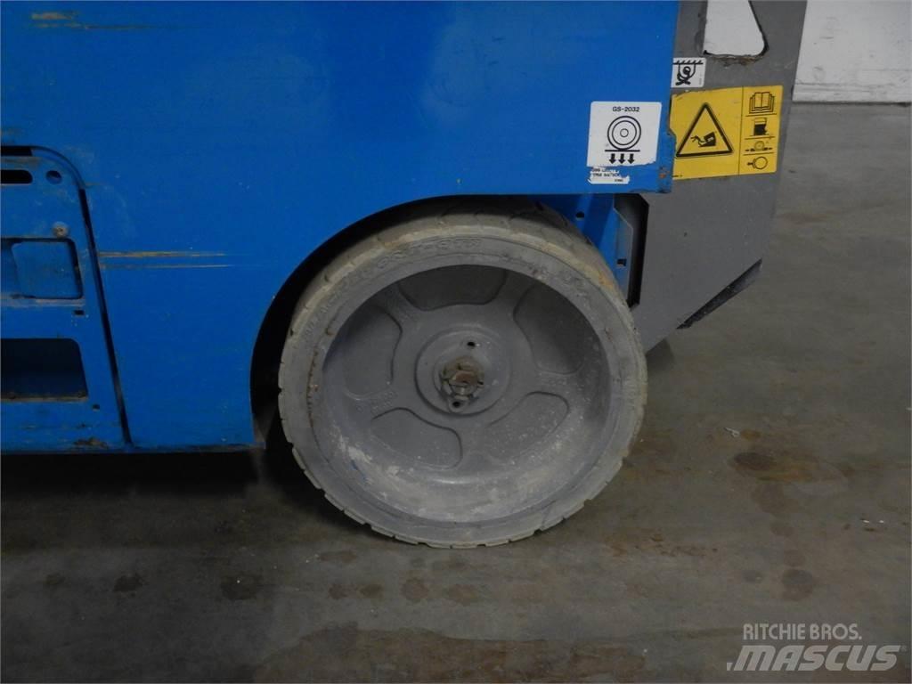 Genie GS2032 Nožnicové zdvíhacie plošiny