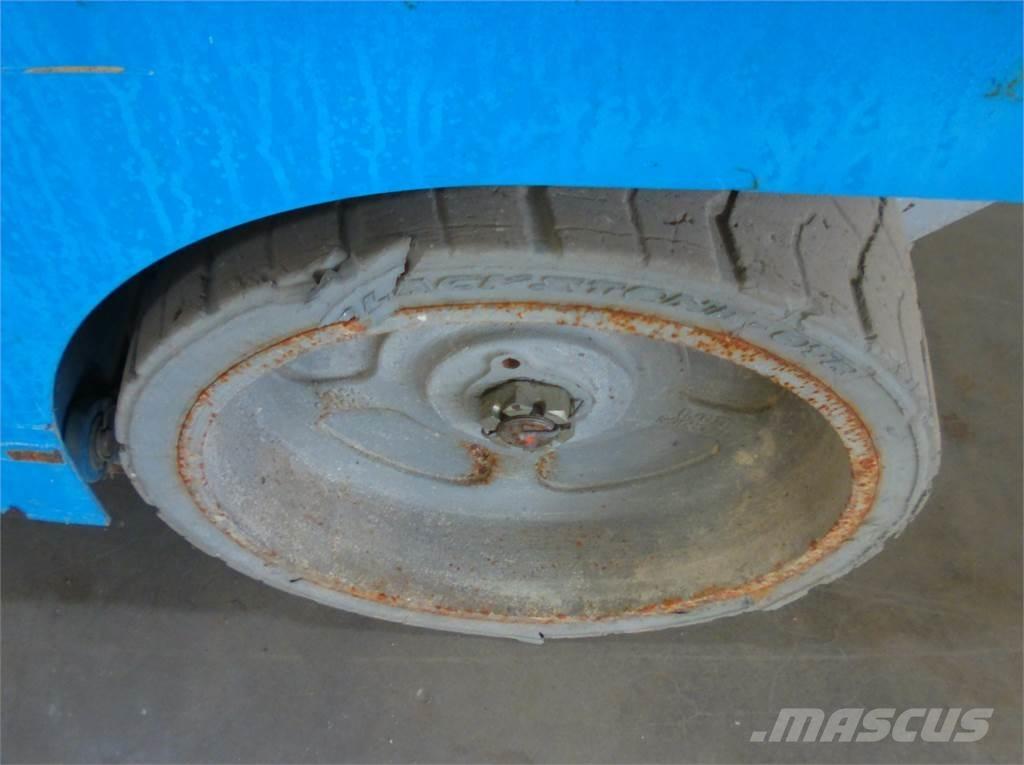 Genie GS2032 Nožnicové zdvíhacie plošiny
