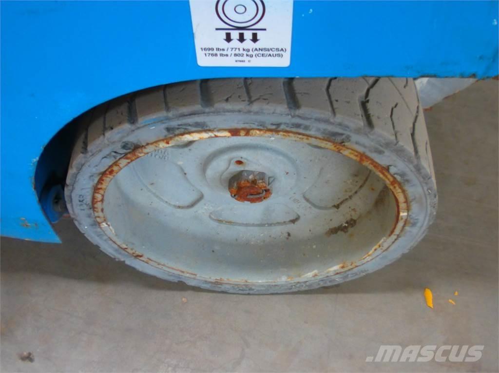 Genie GS2032 Nožnicové zdvíhacie plošiny