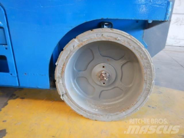 Genie GS2046 Nožnicové zdvíhacie plošiny