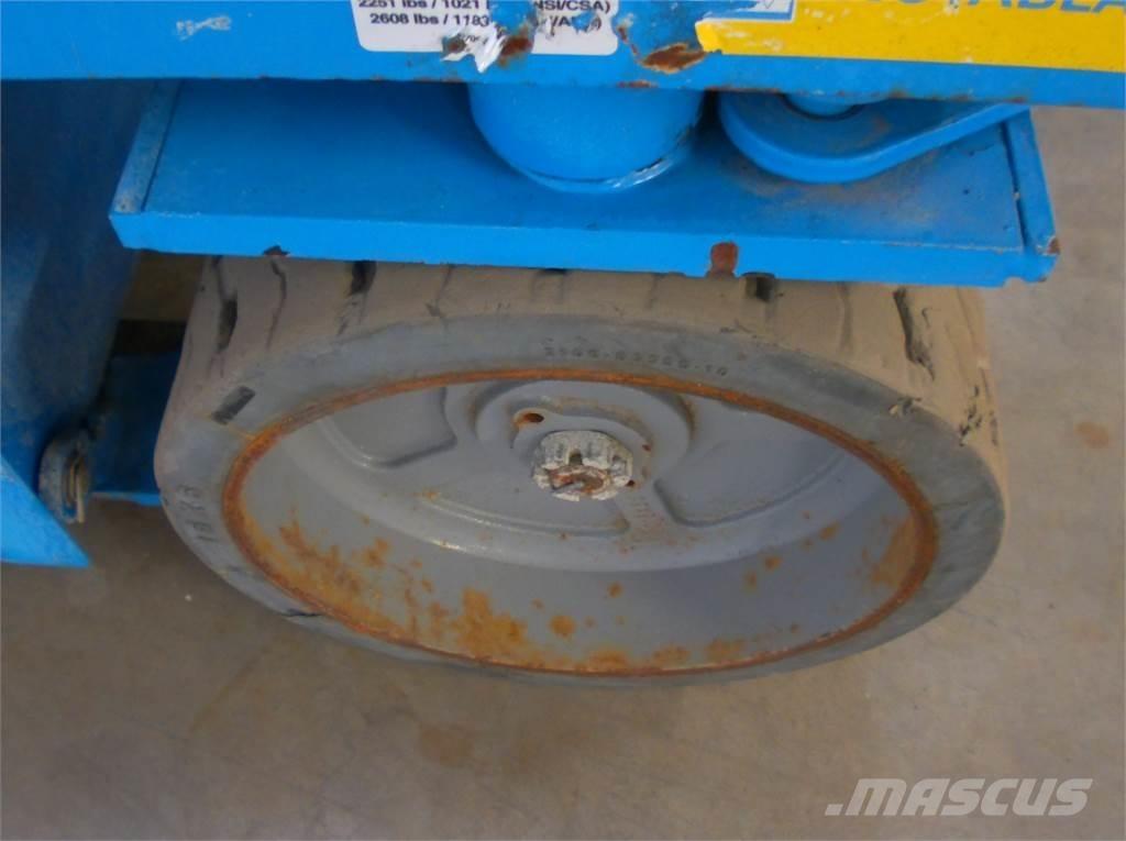 Genie GS3246 Nožnicové zdvíhacie plošiny