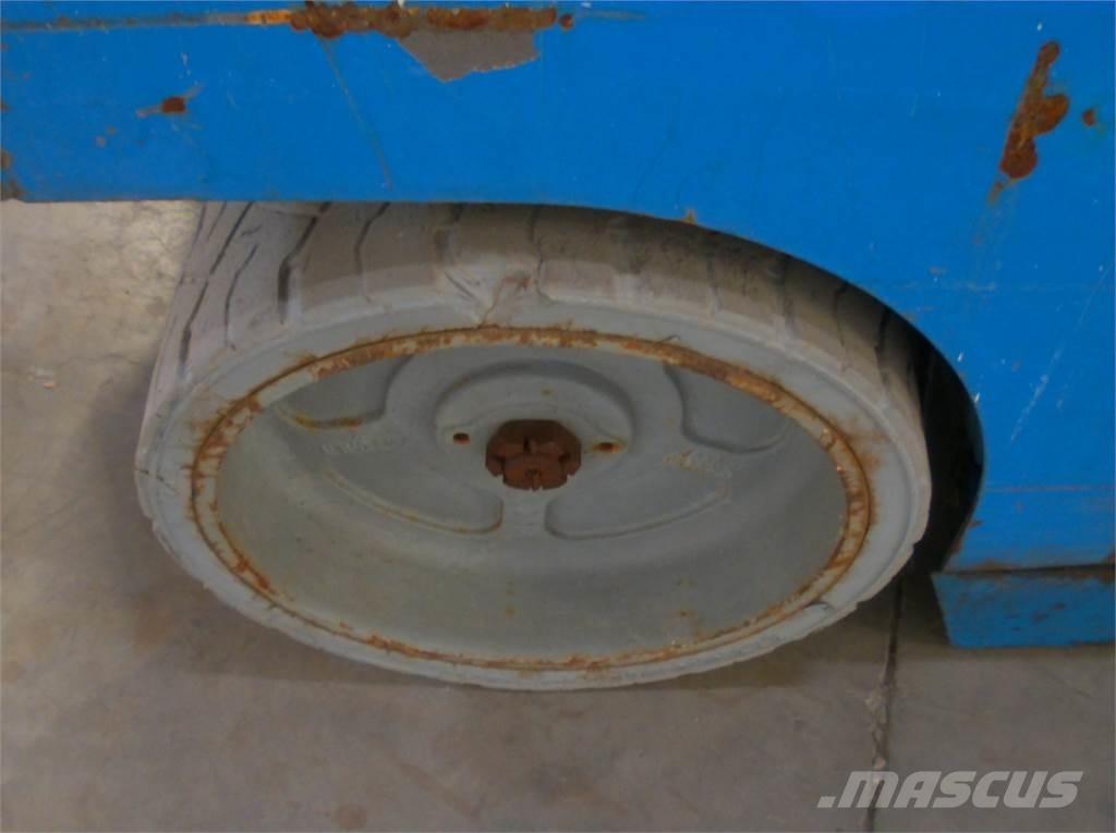 Genie GS4047 Nožnicové zdvíhacie plošiny