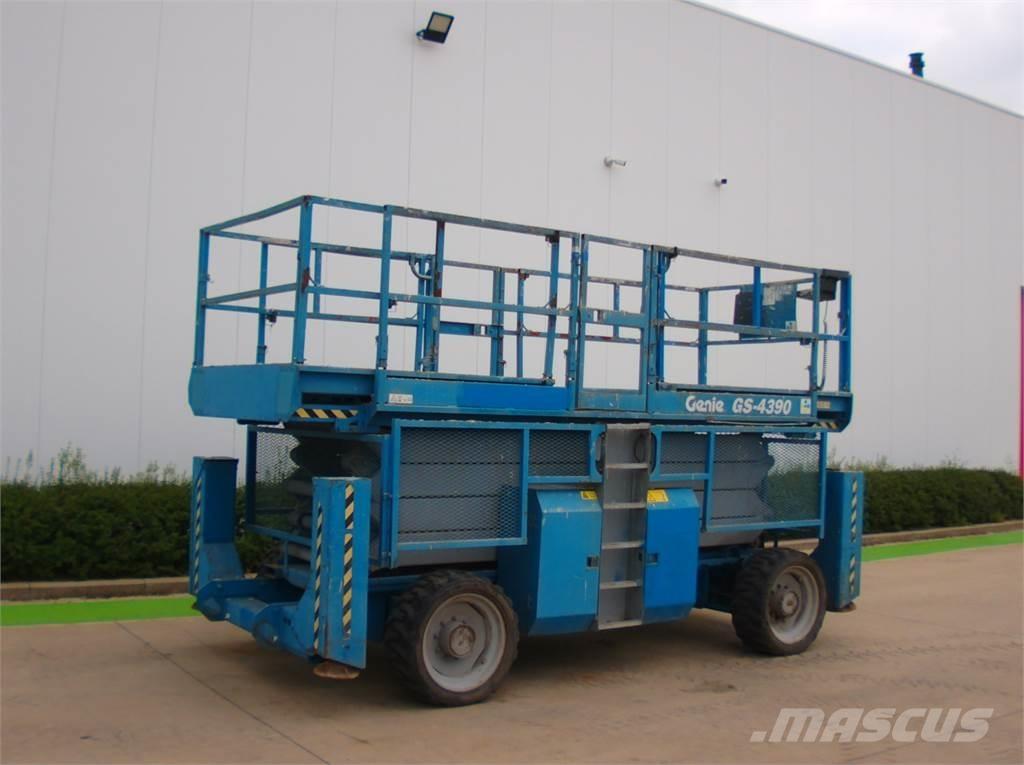 Genie GS4390RT Nožnicové zdvíhacie plošiny
