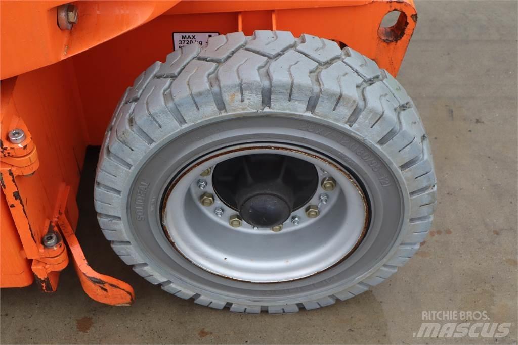 JLG E300AJP Kĺbové plošiny