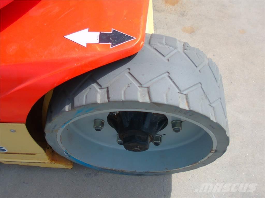 JLG Toucan 12E+ Vertikálne stĺpové výťahy
