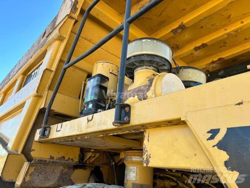 CAT 771D Pevné dempry