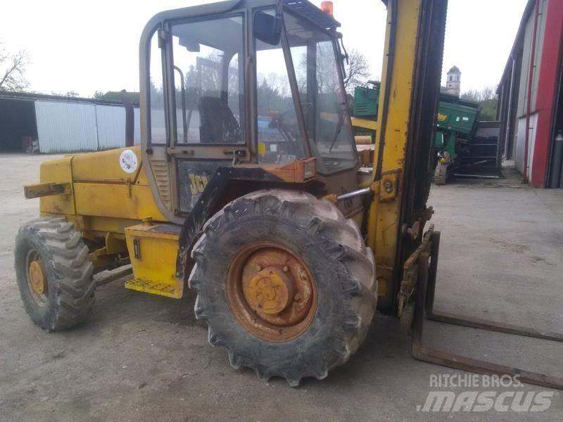 JCB 930 Terénne vysokozdvižné vozíky