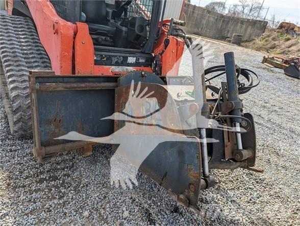 Bobcat  Drviče asfaltu