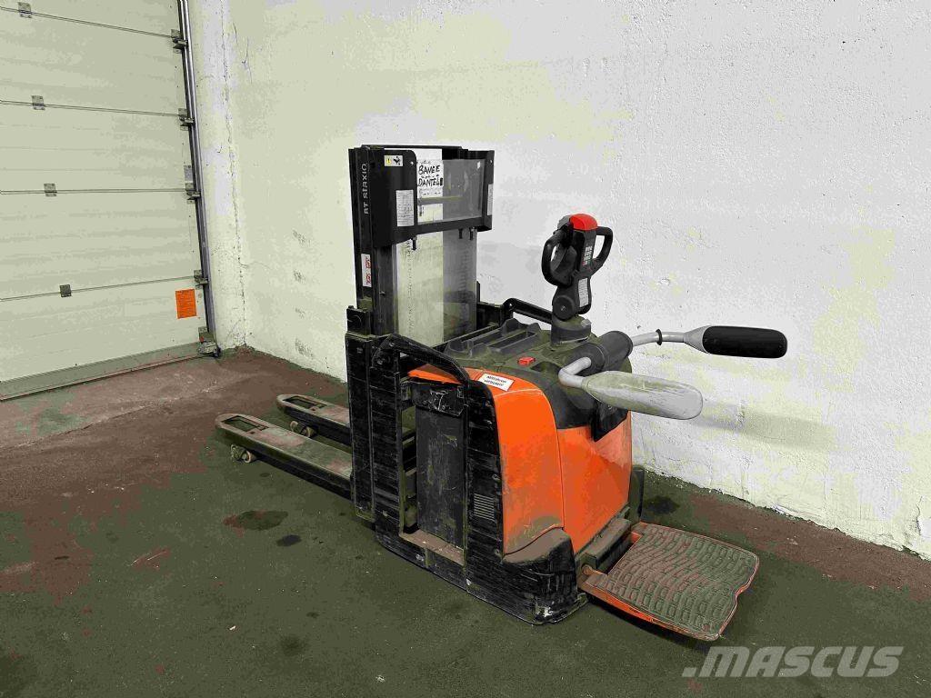 Toyota SPE 200 D Ručne vedené vysokozdvižné vozíky