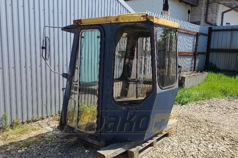 Hanomag 70E Cab / Kabina Kabíny a interiér