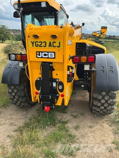   Teleskopické manipulátory