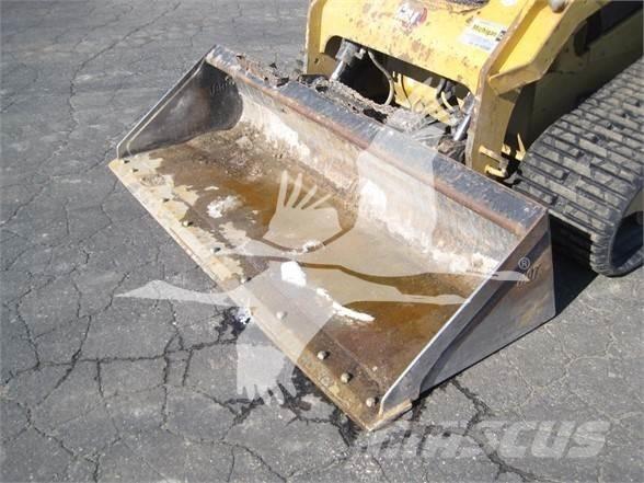 CAT 279D3 Šmykom riadené nakladače