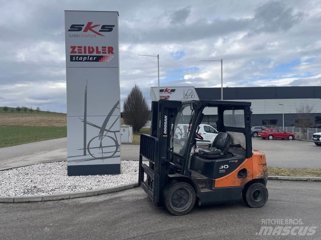 Doosan D30S-5 Dieselové vozíky