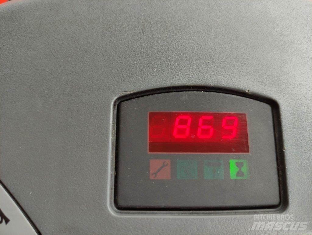BT LPE240 Nízkozdvižný vozík