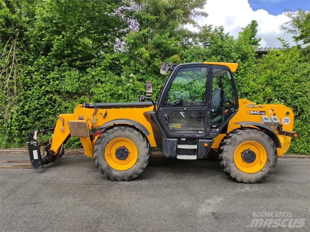 JCB 540V140 Hi Viz Teleskopické manipulátory