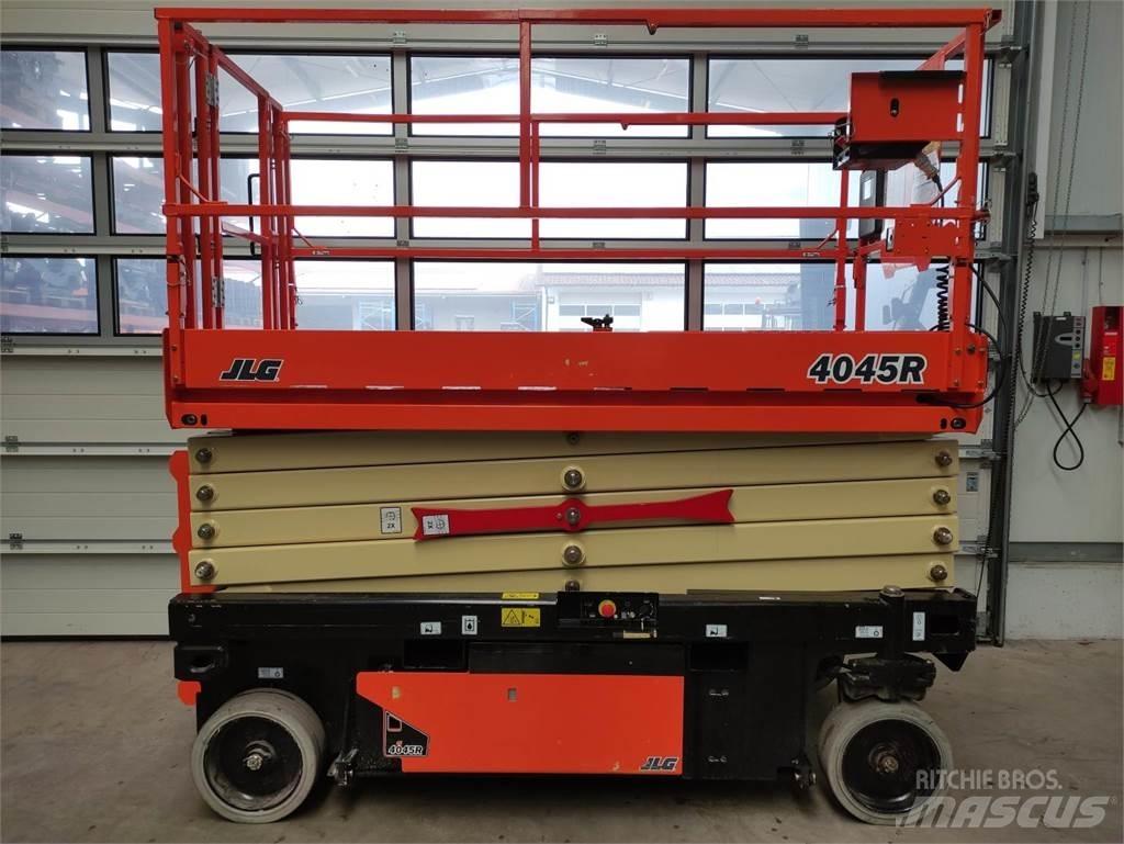 JLG 4045R Nožnicové zdvíhacie plošiny