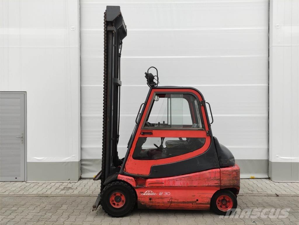 Linde E30-01-336 Akumulátorové vozíky