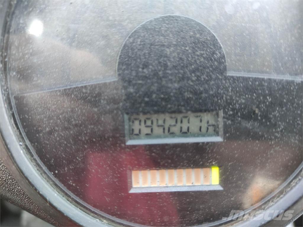 Linde E30-336-03 (LACK NEU) Akumulátorové vozíky