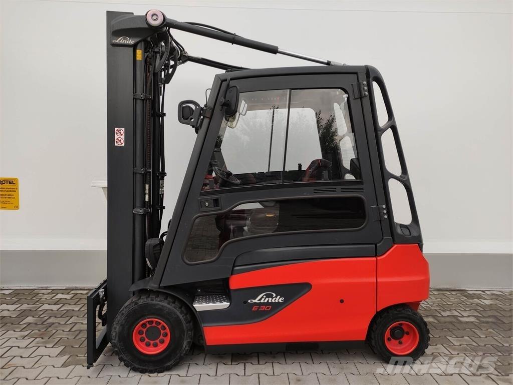 Linde E30L/387 (LACK NEU) Akumulátorové vozíky