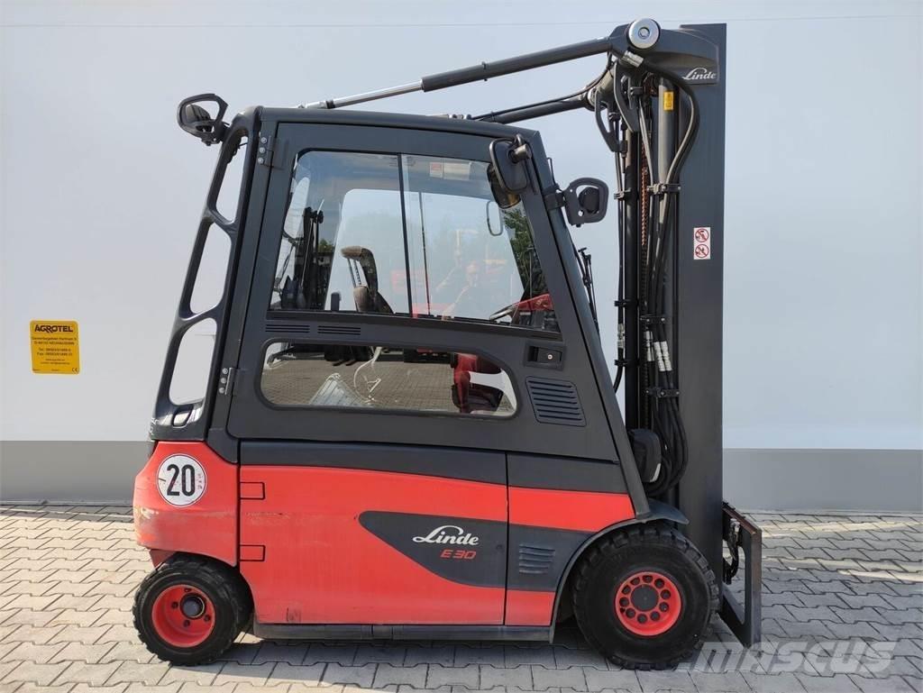 Linde E30L/387 (LACK NEU) Akumulátorové vozíky