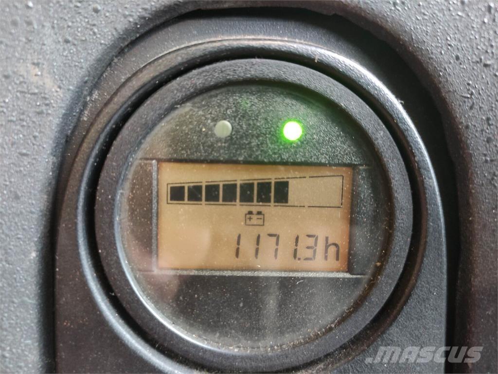 Linde L12 i Ručne vedené vysokozdvižné vozíky