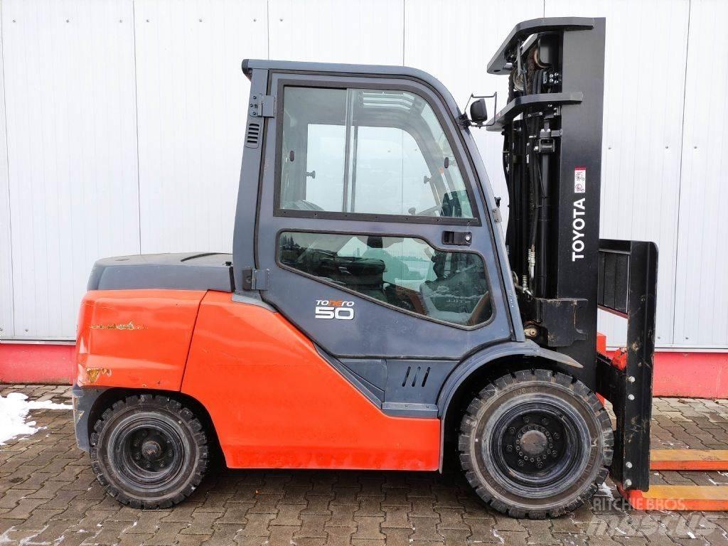 Toyota 40-8FD50N Dieselové vozíky