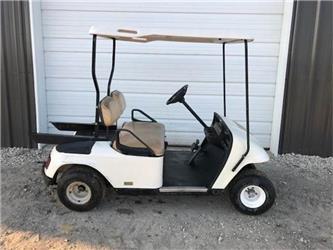 E-Z-GO GOLF CAR