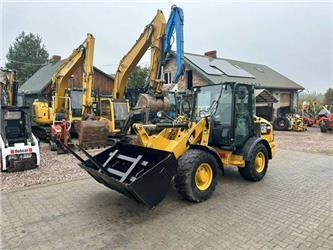 Caterpillar CAT 906M