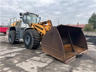 Liebherr L 586 2Plus2