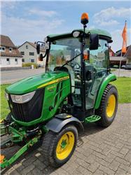 John Deere 3046R