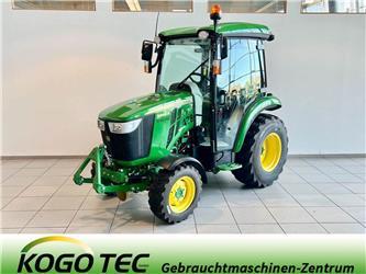 John Deere 3046R